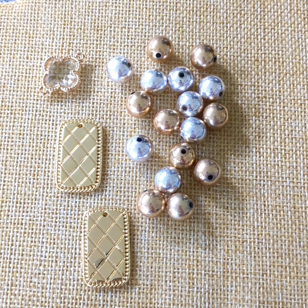 ✨3 FOR $24✨ Jewelry Bead Kit